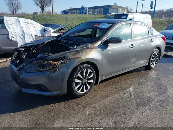 1N4AL3AP3HC277735 2017 NISSAN ALTIMA - Image 2