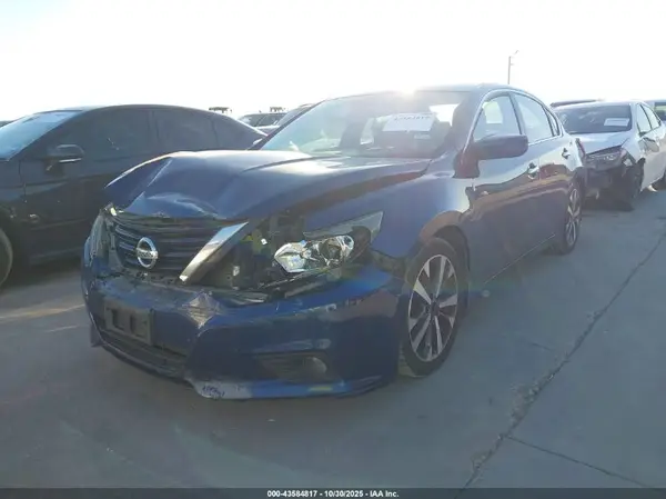 1N4AL3AP3HC278805 2017 NISSAN ALTIMA - Image 2