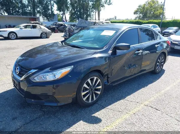 1N4AL3AP3HC279212 2017 NISSAN ALTIMA - Image 2