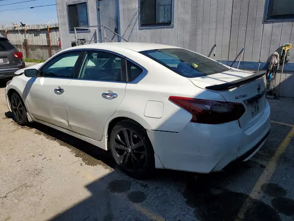 1N4AL3AP3HC288704 2017 NISSAN ALTIMA - Image 2