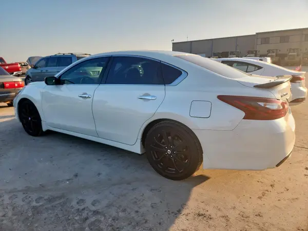 1N4AL3AP3HC293658 2017 NISSAN ALTIMA - Image 2