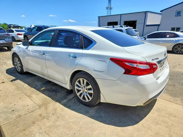 1N4AL3AP3HC472590 2017 NISSAN ALTIMA - Image 2