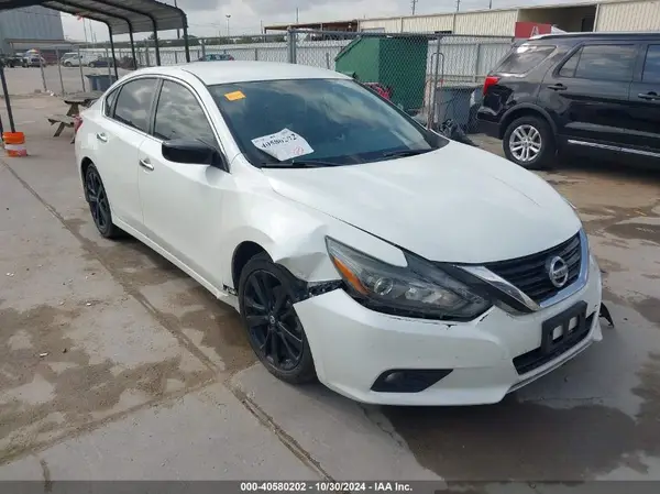 1N4AL3AP3HC476185 2017 NISSAN ALTIMA - Image 1