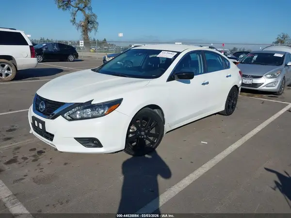 1N4AL3AP3HC484500 2017 NISSAN ALTIMA - Image 2