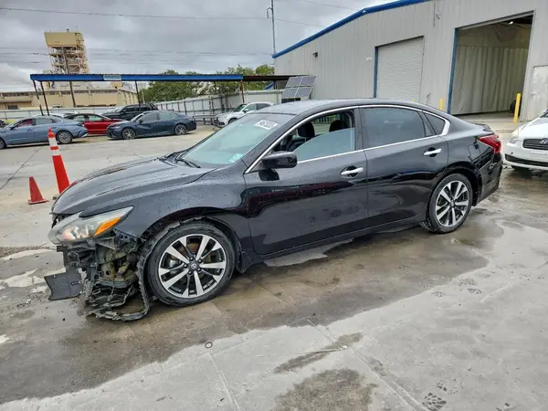 1N4AL3AP3HC484996 2017 NISSAN ALTIMA - Image 1