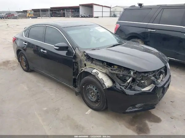 1N4AL3AP3HC493388 2017 NISSAN ALTIMA - Image 1