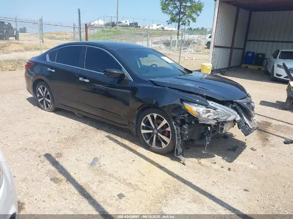 1N4AL3AP3HC493505 2017 NISSAN ALTIMA - Image 1