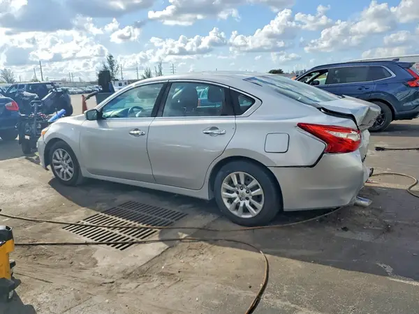 1N4AL3AP3HN318143 2017 NISSAN ALTIMA - Image 2