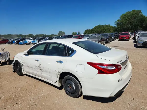 1N4AL3AP3HN328767 2017 NISSAN ALTIMA - Image 2