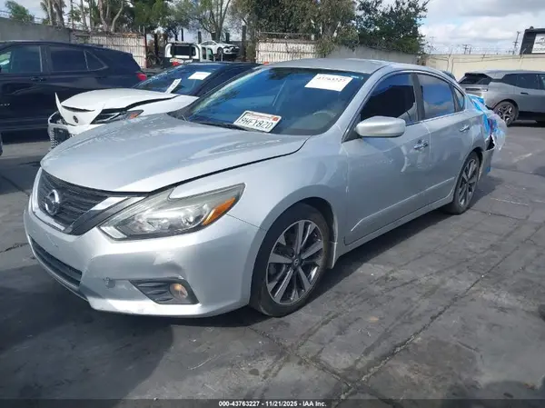 1N4AL3AP3HN329420 2017 NISSAN ALTIMA - Image 2