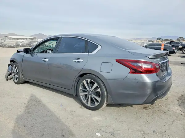 1N4AL3AP3HN358741 2017 NISSAN ALTIMA - Image 2