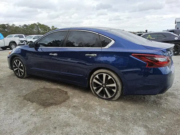 1N4AL3AP3JC102326 2018 NISSAN ALTIMA - Image 2