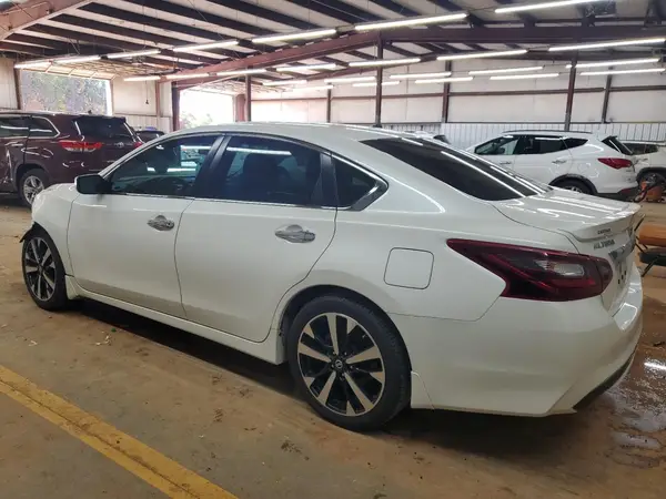 1N4AL3AP3JC103878 2018 NISSAN ALTIMA - Image 2