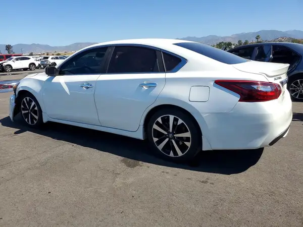 1N4AL3AP3JC107039 2018 NISSAN ALTIMA - Image 2