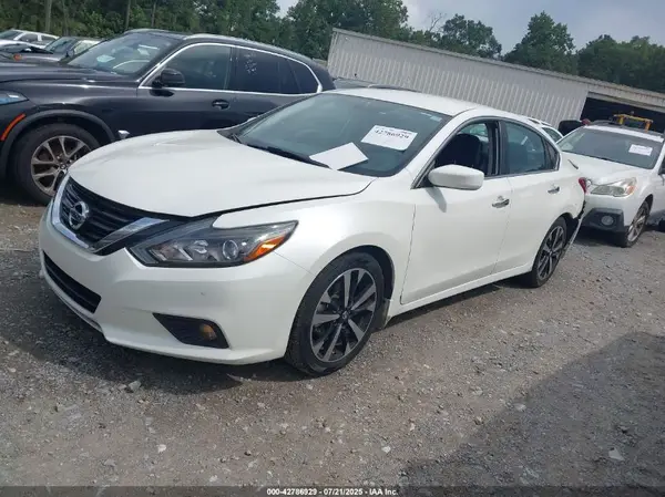1N4AL3AP3JC107932 2018 NISSAN ALTIMA - Image 2