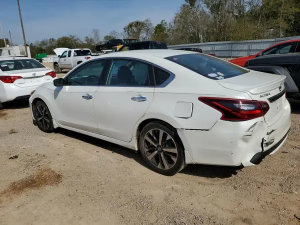 1N4AL3AP3JC110653 2018 NISSAN ALTIMA - Image 2