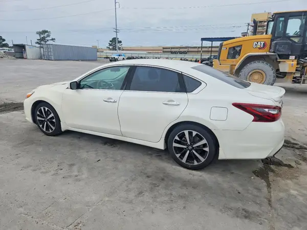 1N4AL3AP3JC113066 2018 NISSAN ALTIMA - Image 2