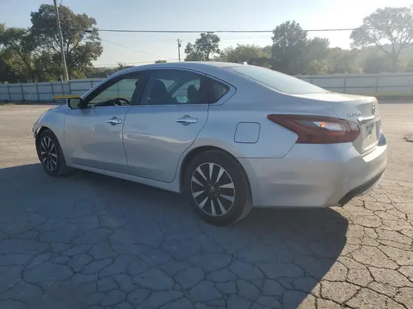 1N4AL3AP3JC113357 2018 NISSAN ALTIMA - Image 2