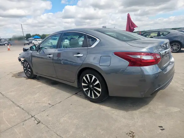 1N4AL3AP3JC113777 2018 NISSAN ALTIMA - Image 2