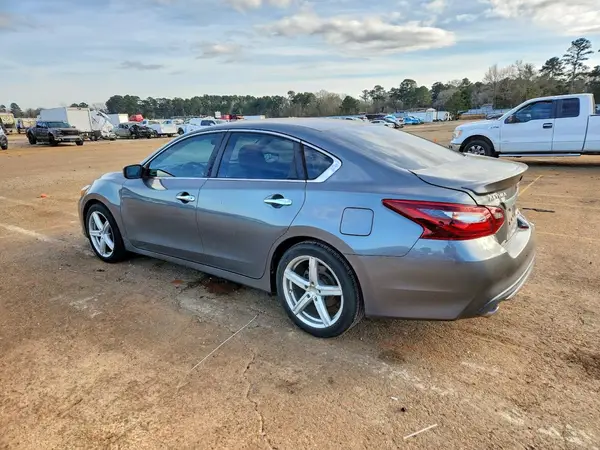 1N4AL3AP3JC118266 2018 NISSAN ALTIMA - Image 2