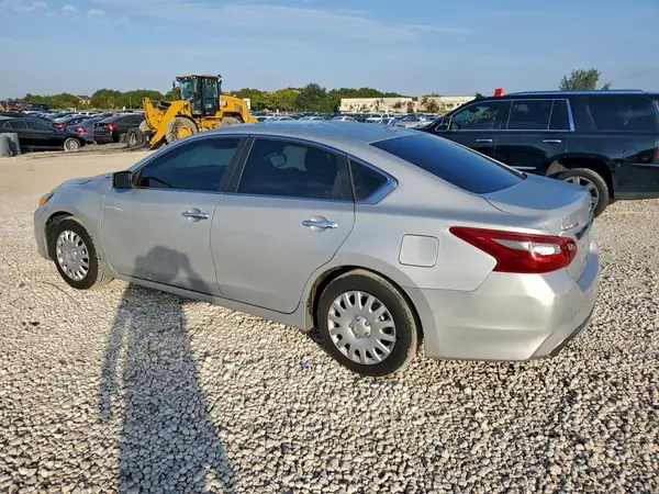 1N4AL3AP3JC121071 2018 NISSAN ALTIMA - Image 2