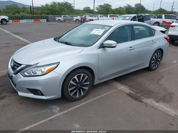 1N4AL3AP3JC122673 2018 NISSAN ALTIMA - Image 2