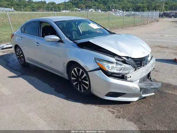 1N4AL3AP3JC122916 2018 NISSAN ALTIMA - Image 1