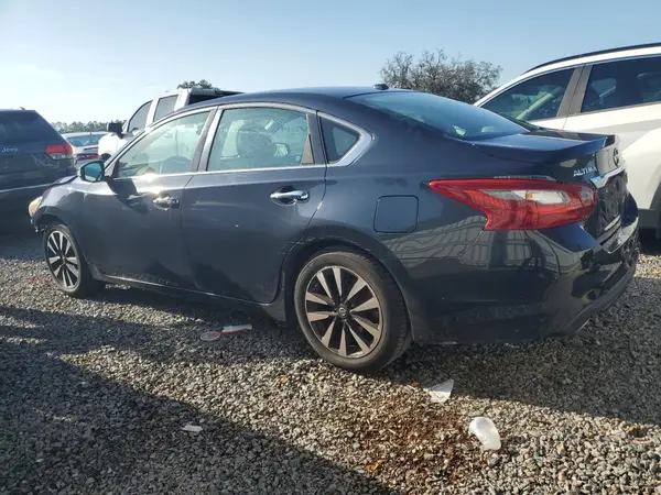 1N4AL3AP3JC128327 2018 NISSAN ALTIMA - Image 2