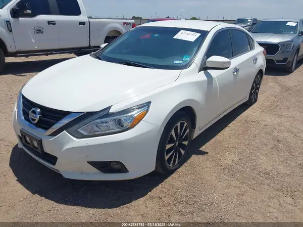 1N4AL3AP3JC130532 2018 NISSAN ALTIMA - Image 2
