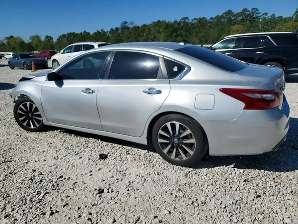 1N4AL3AP3JC130773 2018 NISSAN ALTIMA - Image 2