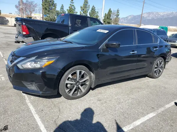 1N4AL3AP3JC131583 2018 NISSAN ALTIMA - Image 1