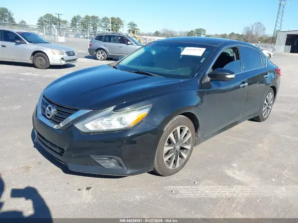 1N4AL3AP3JC131714 2018 NISSAN ALTIMA - Image 2