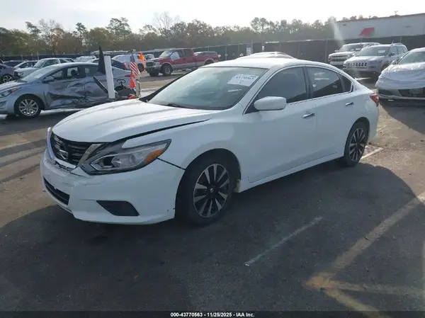 1N4AL3AP3JC132331 2018 NISSAN ALTIMA - Image 2