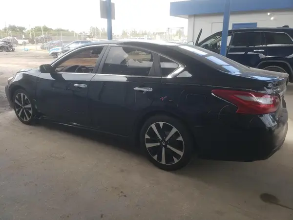 1N4AL3AP3JC135388 2018 NISSAN ALTIMA - Image 2