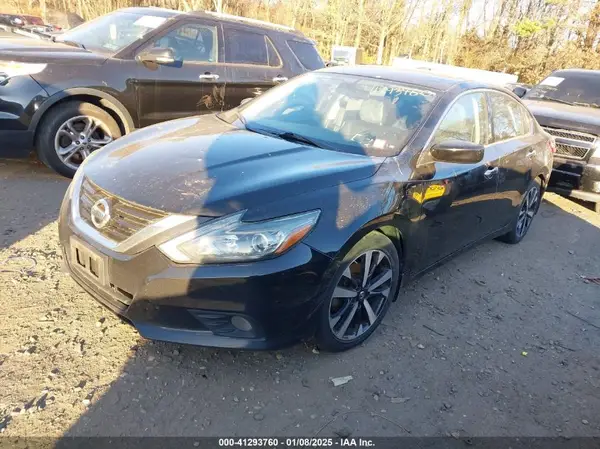 1N4AL3AP3JC135715 2018 NISSAN ALTIMA - Image 2