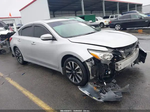 1N4AL3AP3JC136279 2018 NISSAN ALTIMA - Image 1