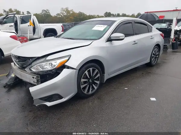 1N4AL3AP3JC136279 2018 NISSAN ALTIMA - Image 2