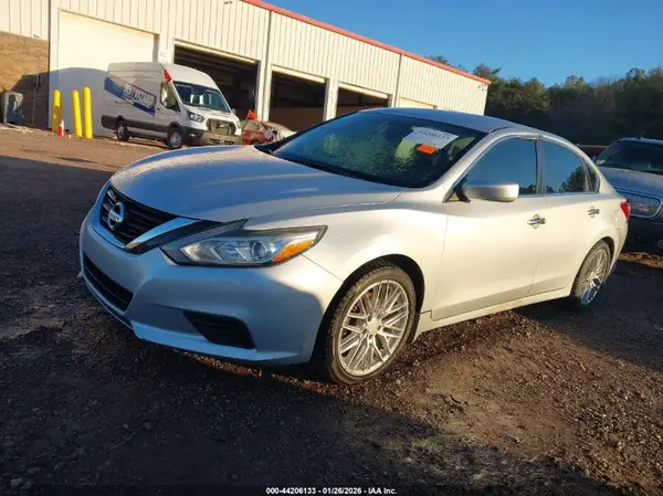 1N4AL3AP3JC136878 2018 NISSAN ALTIMA - Image 2