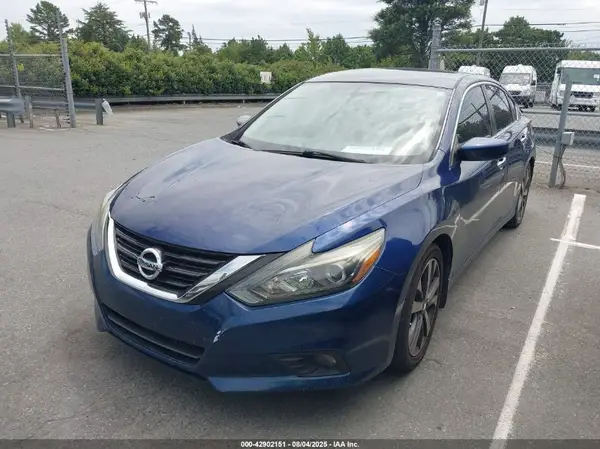 1N4AL3AP3JC137903 2018 NISSAN ALTIMA - Image 2