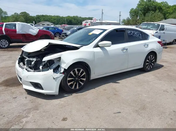 1N4AL3AP3JC138016 2018 NISSAN ALTIMA - Image 2