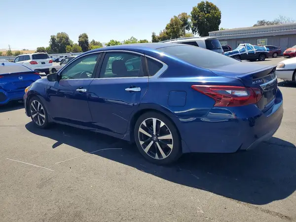 1N4AL3AP3JC139974 2018 NISSAN ALTIMA - Image 2