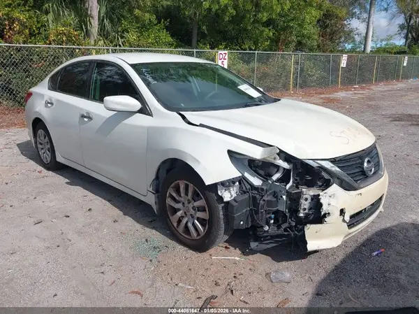 1N4AL3AP3JC140459 2018 NISSAN ALTIMA - Image 1