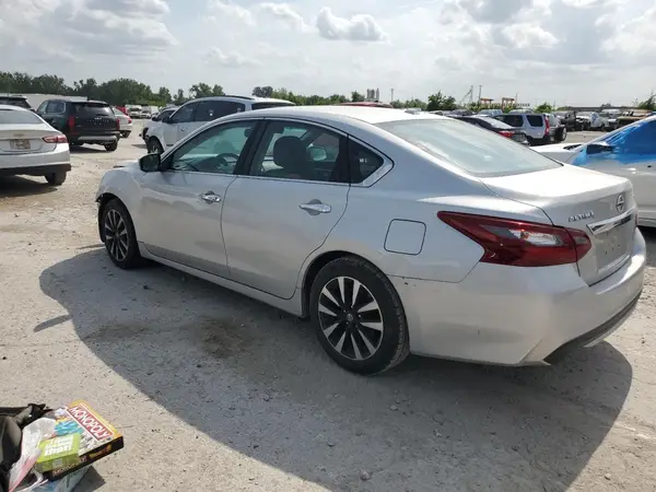 1N4AL3AP3JC140879 2018 NISSAN ALTIMA - Image 2