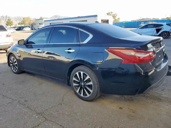 1N4AL3AP3JC141949 2018 NISSAN ALTIMA - Image 2