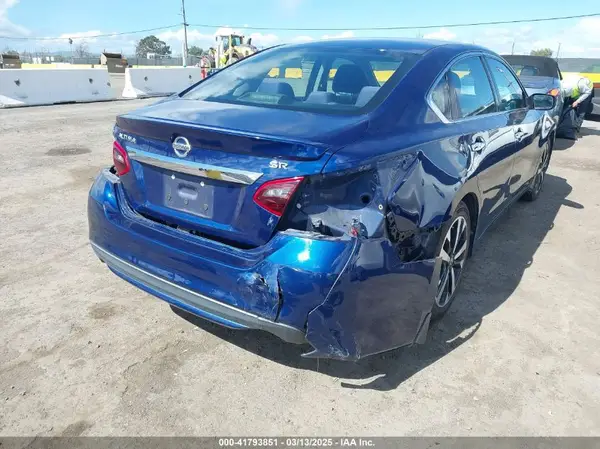 2018 NISSAN ALTIMA auction photo 6