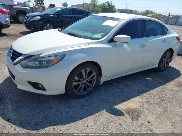 1N4AL3AP3JC146214 2018 NISSAN ALTIMA - Image 2