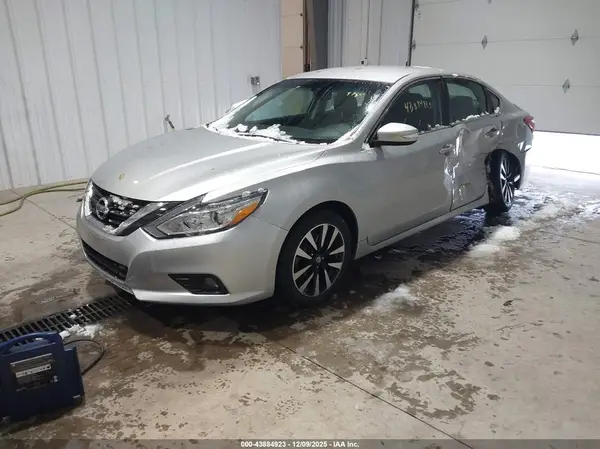 1N4AL3AP3JC152000 2018 NISSAN ALTIMA - Image 2