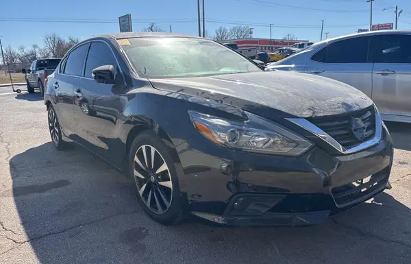 1N4AL3AP3JC157083 2018 NISSAN ALTIMA - Image 1