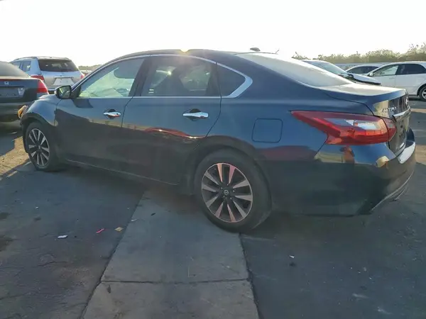 1N4AL3AP3JC159125 2018 NISSAN ALTIMA - Image 2