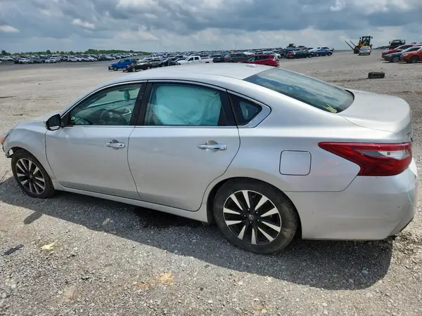 1N4AL3AP3JC163823 2018 NISSAN ALTIMA - Image 2